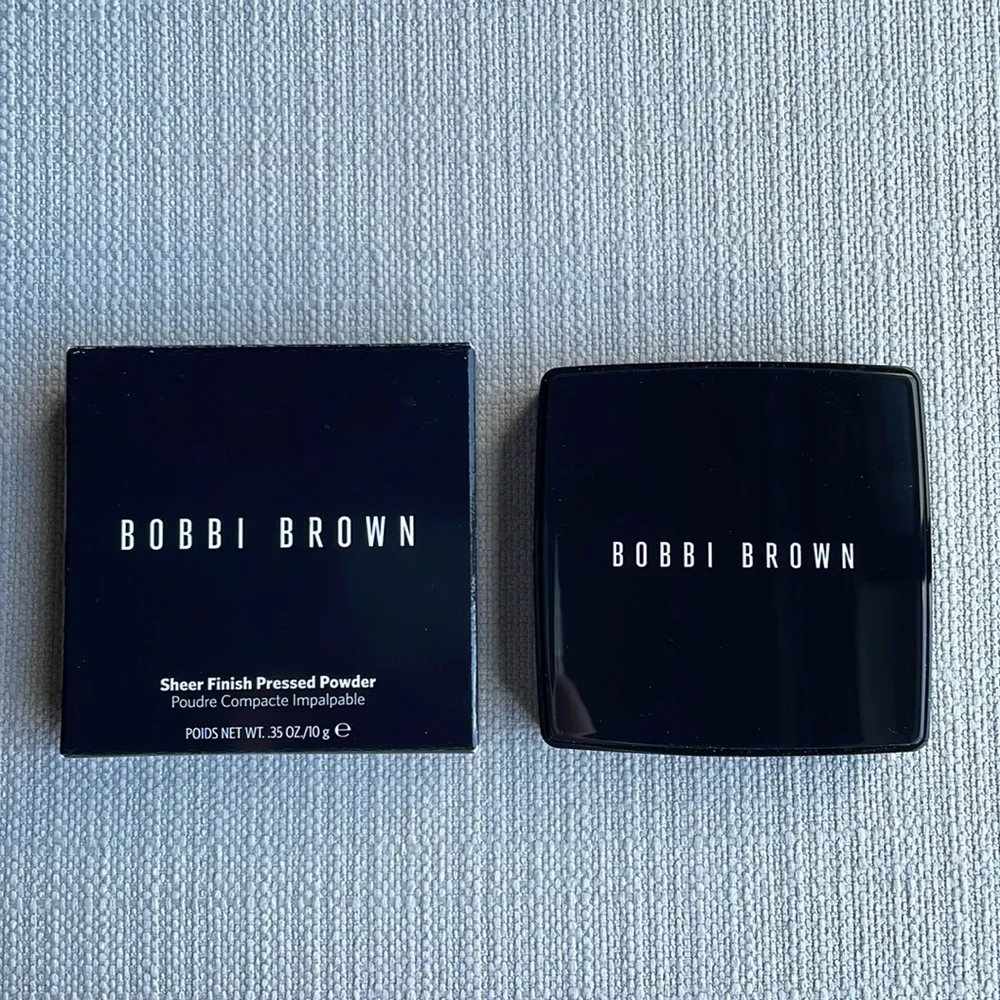Bobbi Brown Sheer Finish Pressed Setting Powder - pale yellow